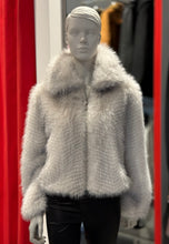 Load image into Gallery viewer, Eco-pelliccia
