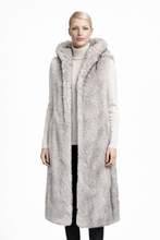 Carica l'immagine nel visualizzatore di Gallery, Gilè  Eco-pelliccia
